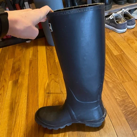 Barbour Classic Navy Waterproof Boots - Picture 3 of 9